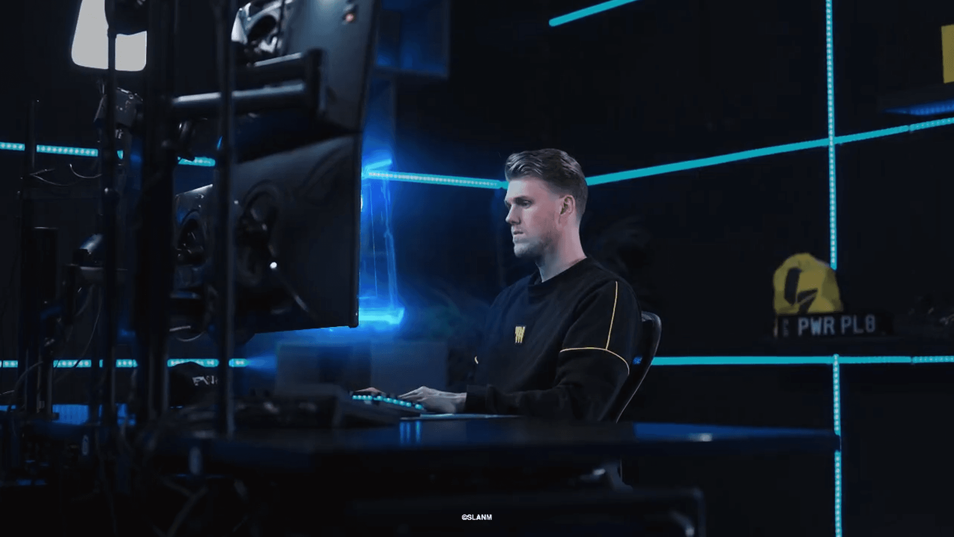 PWR x Solo Leveling-0